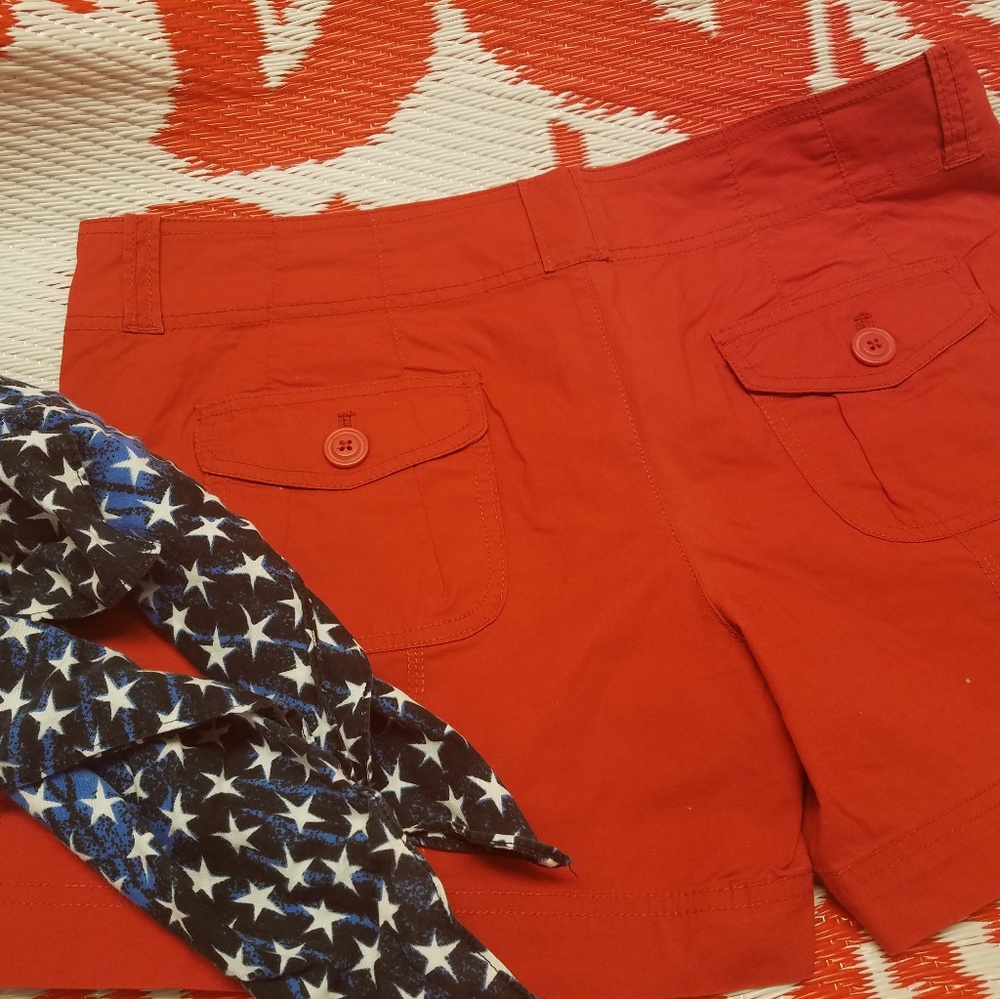 Shorts - Picture 2 of 3